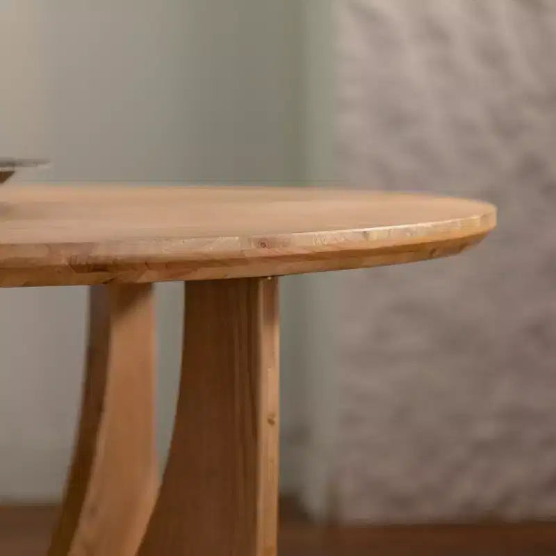 Tavolino da Caffè Rotondo in Legno da 31,1 Pollici con Base Intagliata – Finitura Quercia Naturale, per Soggiorno e Ambienti Rustici