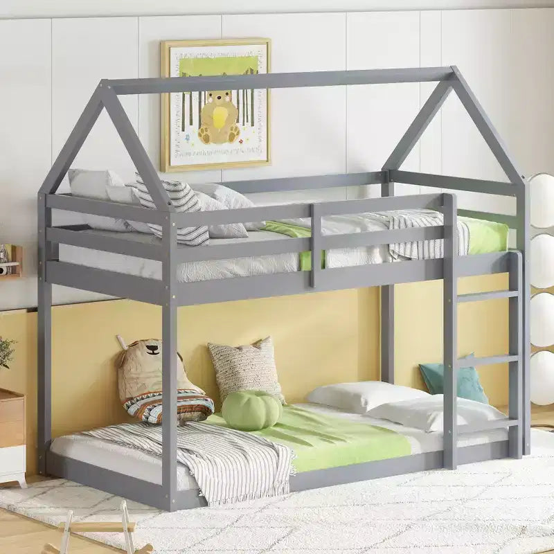 Letto a castello a due piani con scaletta e ringhiere di protezione, struttura in legno di gomma – Cameretta bambini