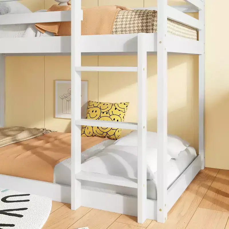 Letto a castello a due piani con scaletta e ringhiere di protezione, struttura in legno di gomma – Cameretta bambini
