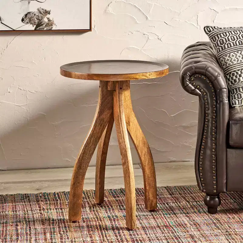 Tavolino Bohemien in Legno di Mango dal Design Sinuoso con Bordo Rialzato – Tonalità della Terra