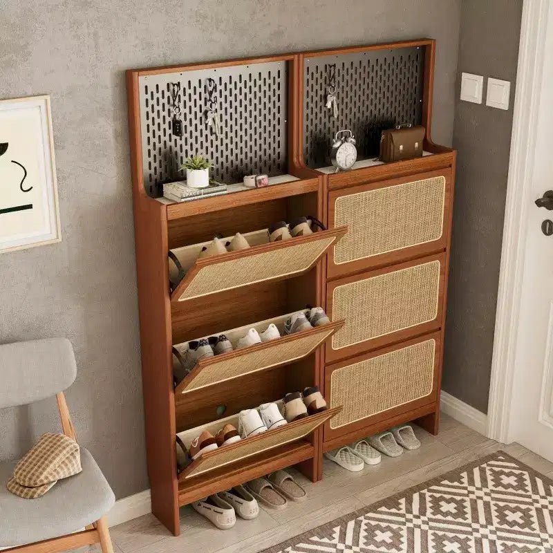 Scarpiera Alta e Stretta 165 cm con 3 Cassetti a Ribalta, Ante in Rattan, Pannello Forato & Design Antiribaltamento – Noce