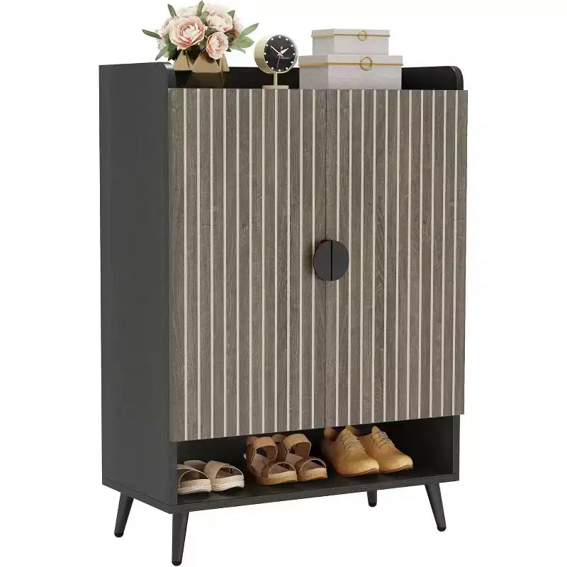 Scarpiera con ante, 7 ripiani regolabili, pannello di particelle E0, spessore pannello 1,5 cm – Grigio