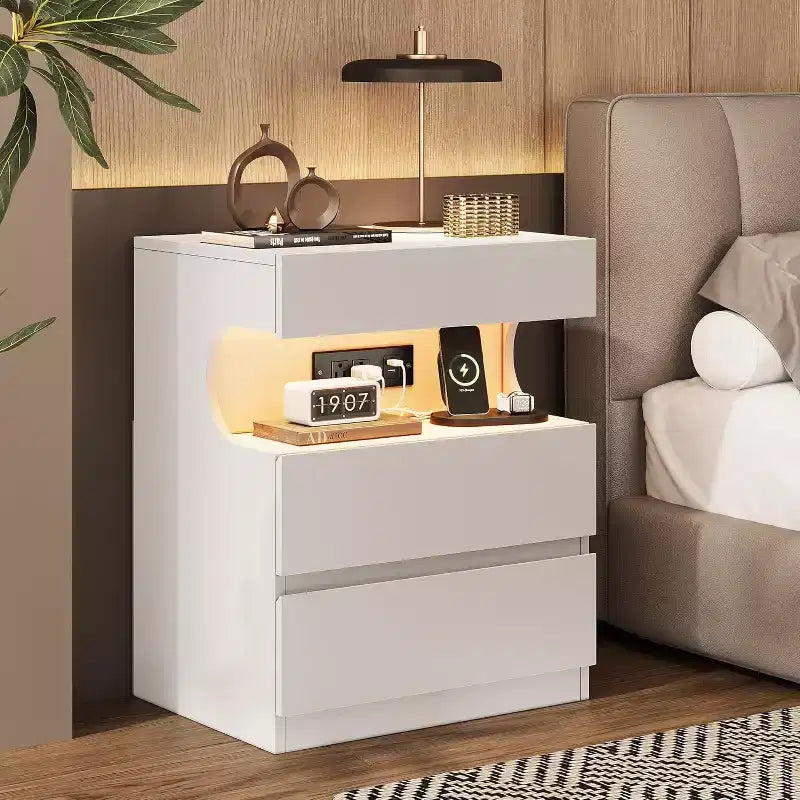 Comodino a LED con illuminazione controllata da app, 3 cassetti, mensola a U, ricarica USB e CA – 62,5 cm A x 50 cm L x 38,1 cm P, Bianco