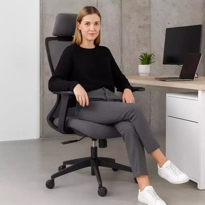 Sedia da Ufficio Ergonomica con Schienale Alto in Rete, Inclinazione 120°, Girevole a 360°, Base in Nylon, Altezza Regolabile