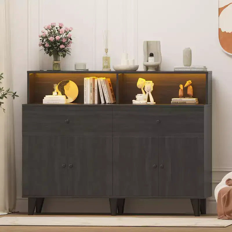 Mobiletto da caffè da 47,2 pollici con prese di corrente, 2 cassetti, 4 ante e ripiani – Credenza a buffet